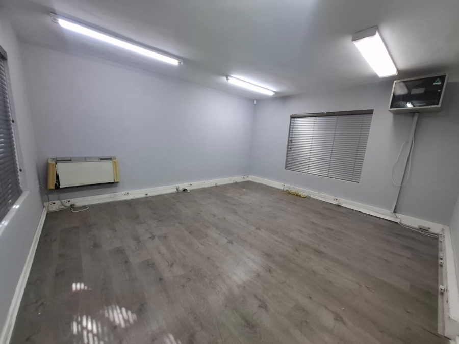 To Let Commercial Property for Rent in Oos Einde Free State